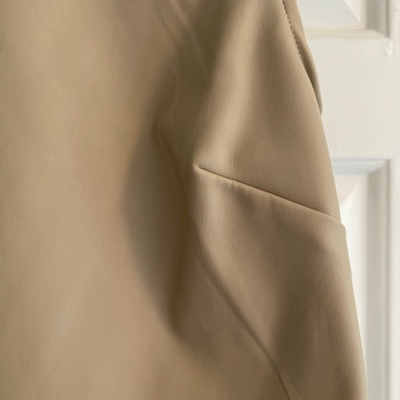 Sincerely Jules Faux Leather Cap Sleeve Top Size L - Picture 4 of 6